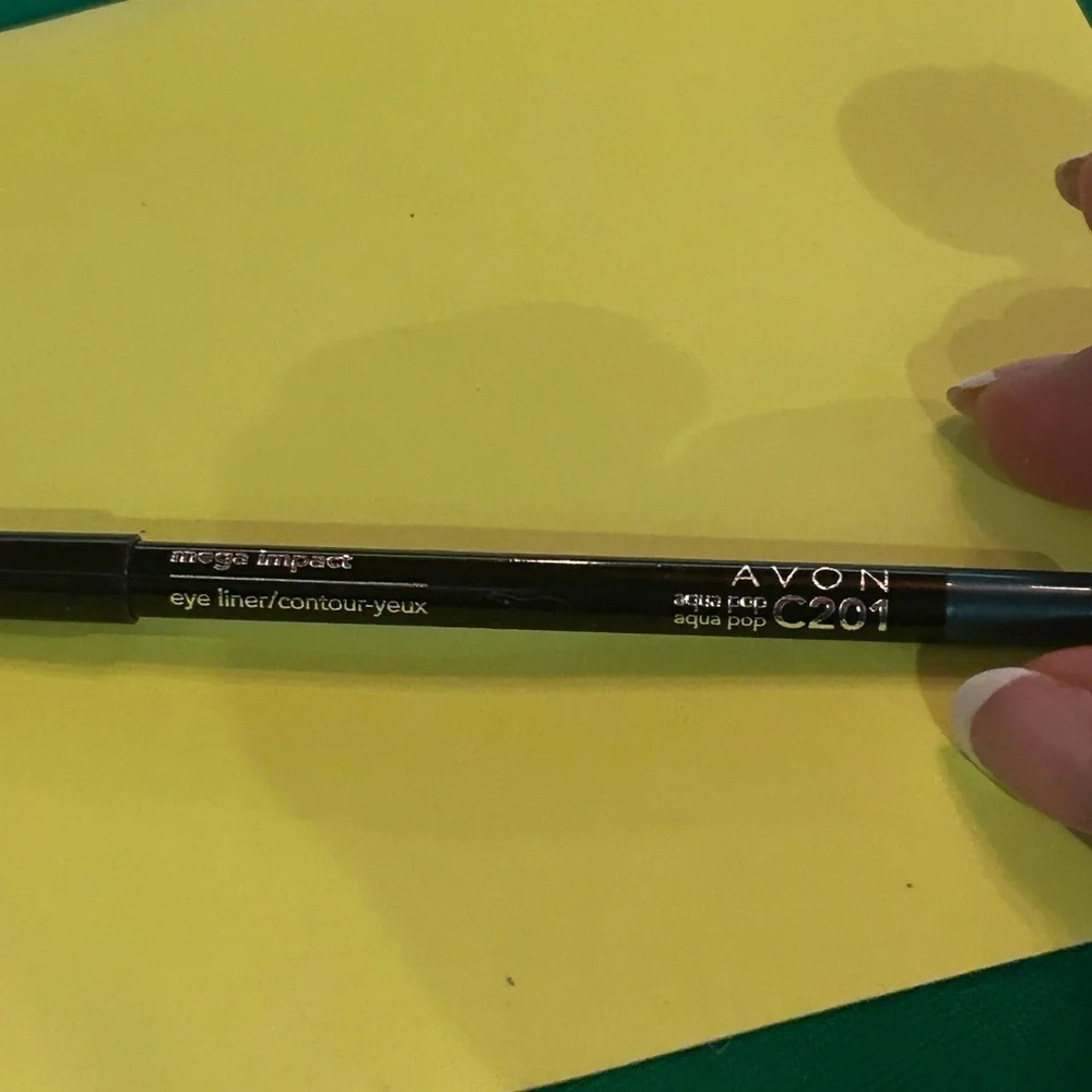 Avon Mega Impact Eyeliner Rich Copper